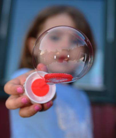 girl with bubble